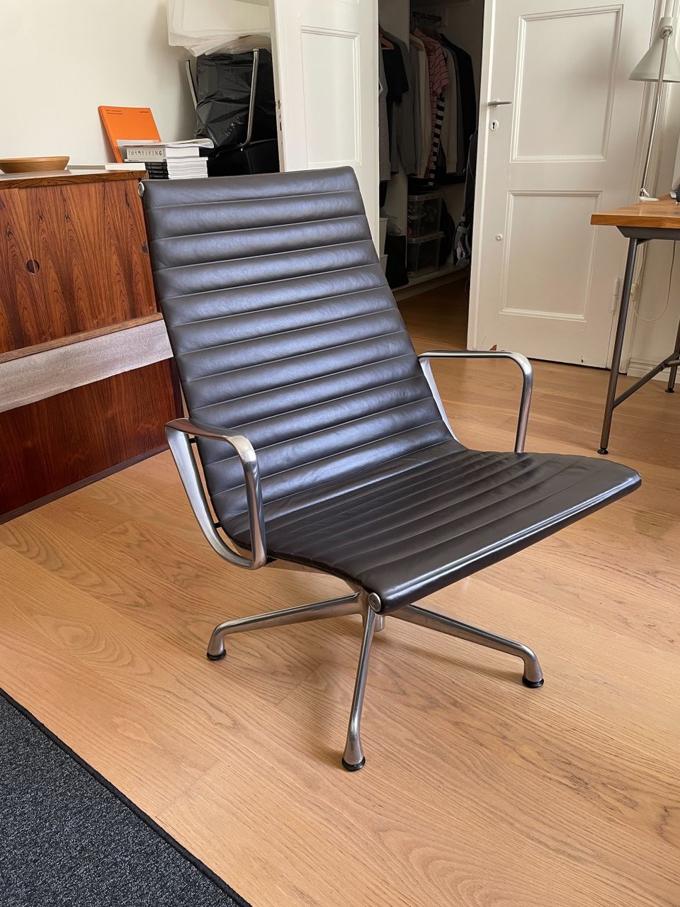 Eames Aluminum Lounge Chair