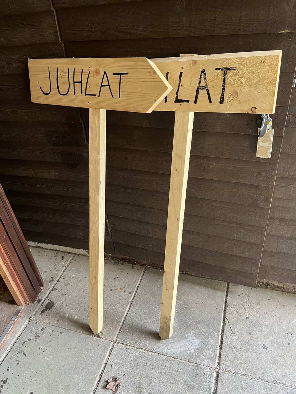 Juhlat -kyltit 2kpl