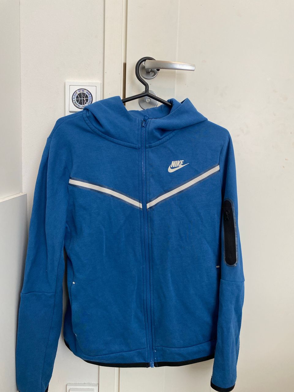 Sininen nike tech fleece