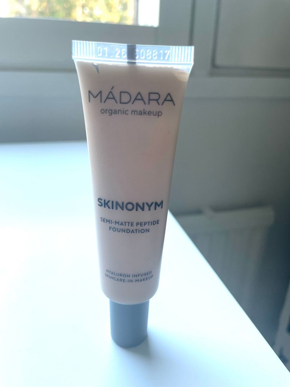 Mádara Skinonym meikkivoide 25 Linen