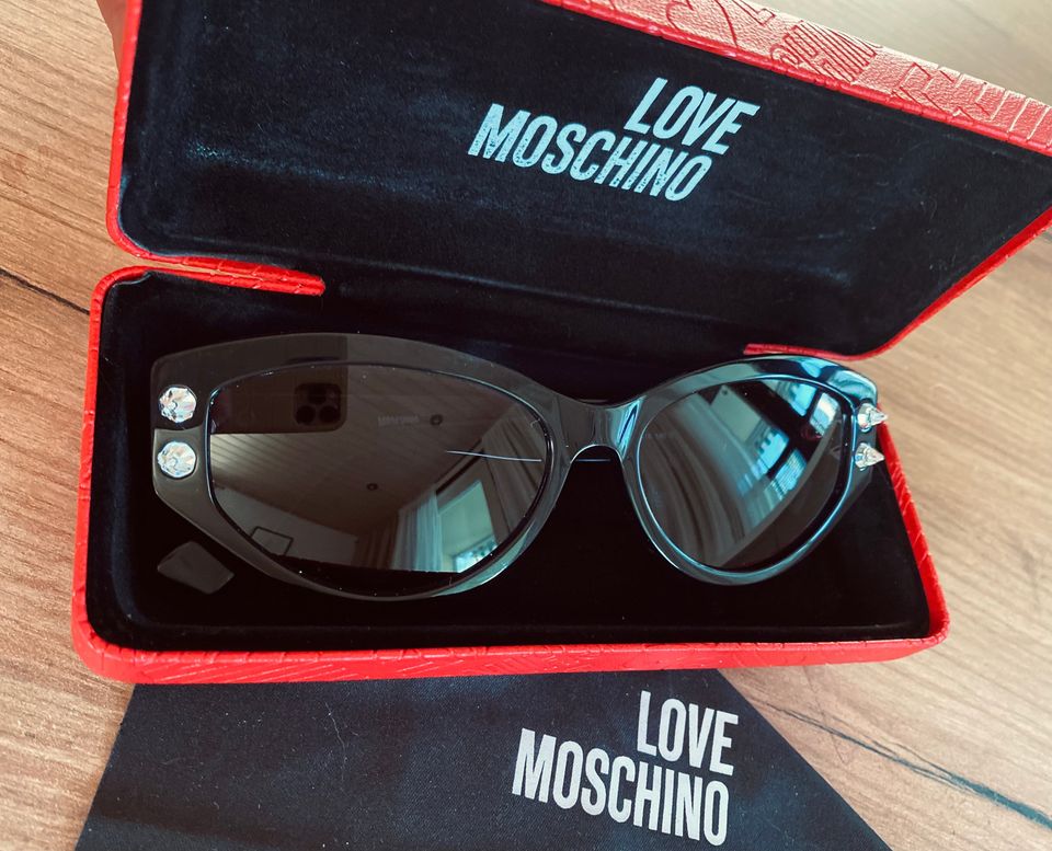 Love Moschino aurinkolasit