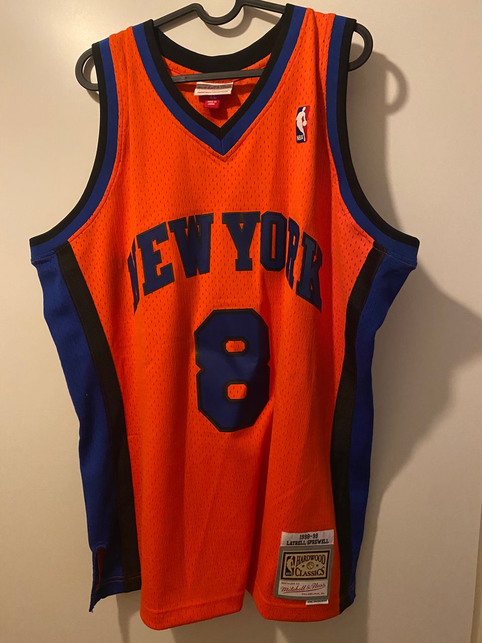 NBA fanipaitoja myyntiin (Mitchell and Ness)