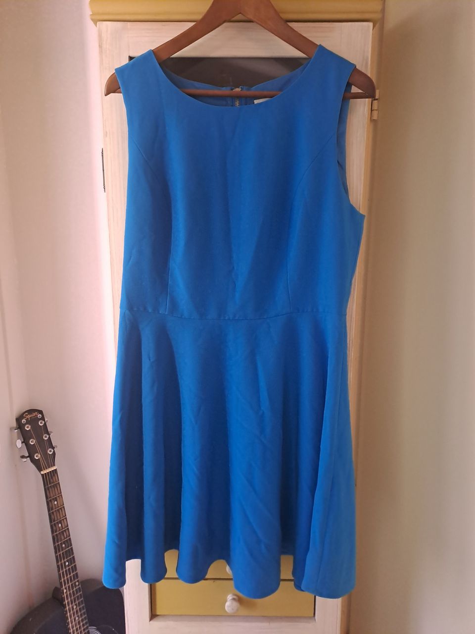Sininen mekko 42