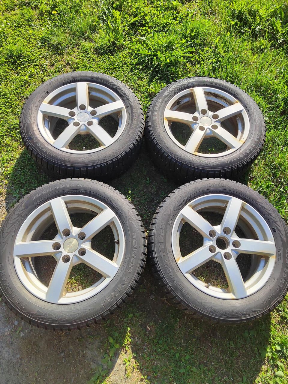 205/55R16 Nokian Nordman 7 EtaBeta vanteilla