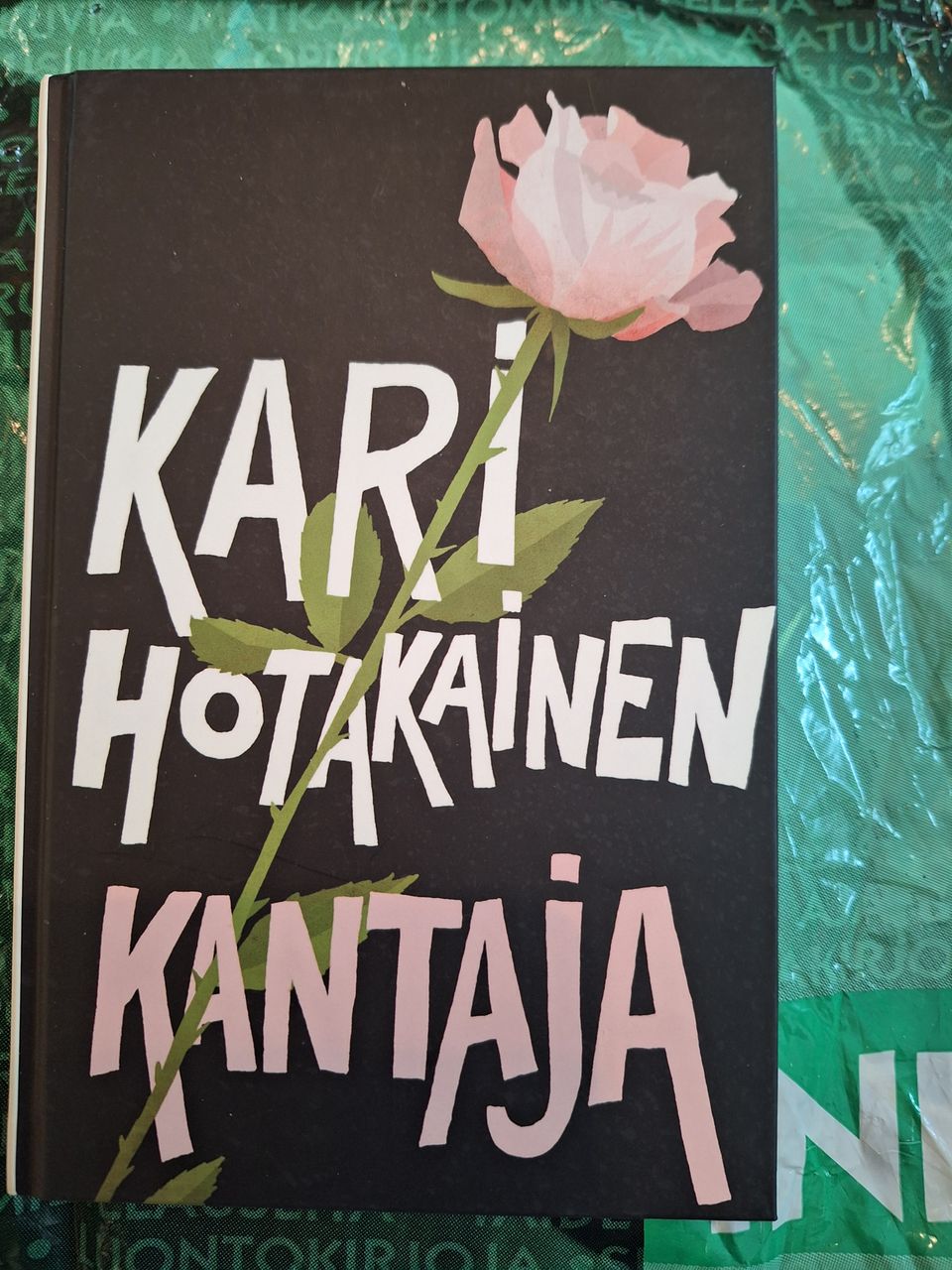 Uusi käyttämätön kirja Kari Hotakainen "Kantaja"