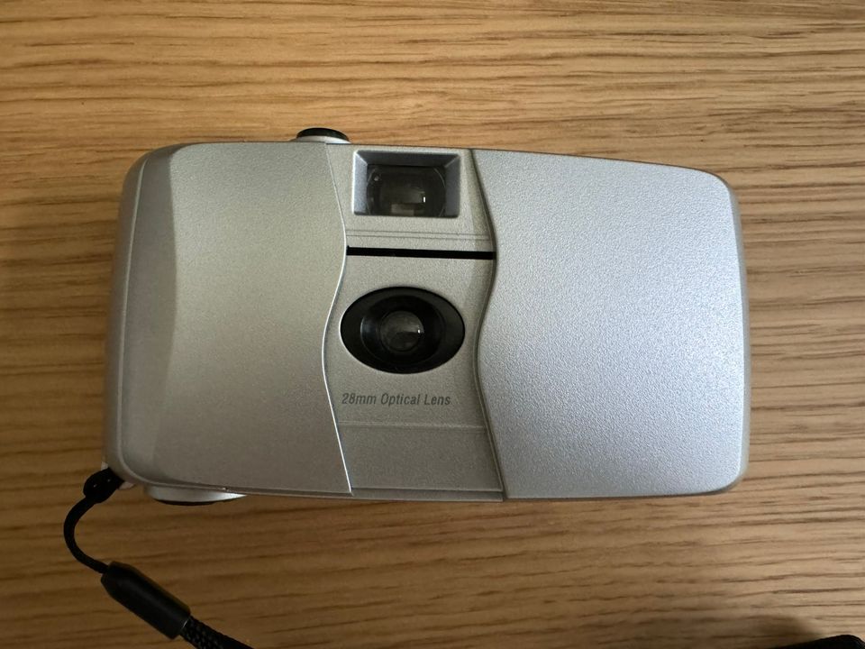 PN-951S kinofilmikamera 28mm linssillä