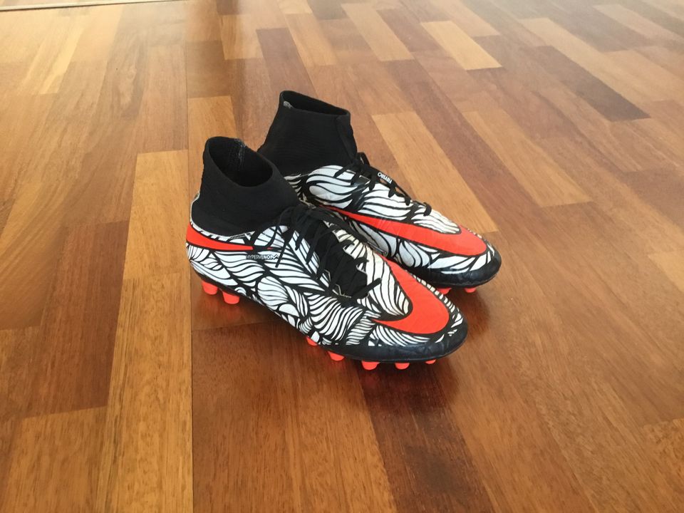 Jalkapallokengät Nike Hypervenom koko 40,5