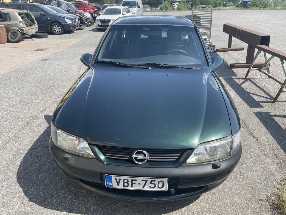 Opel vectra 1.6 varaosina