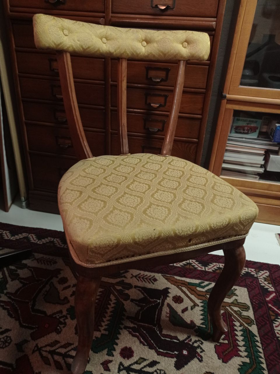 Kaunis vanha tuoli