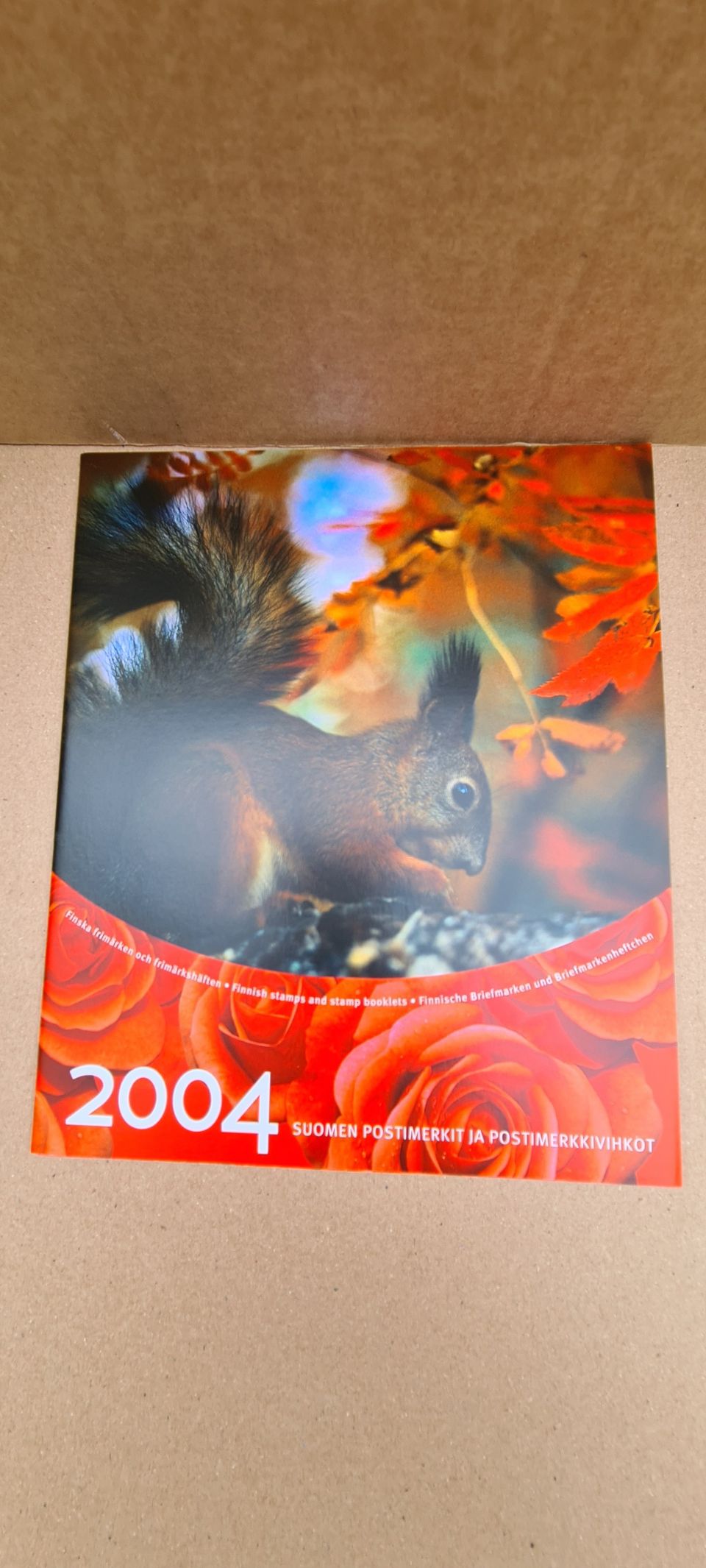 2004 koko vuoden postimerkit.