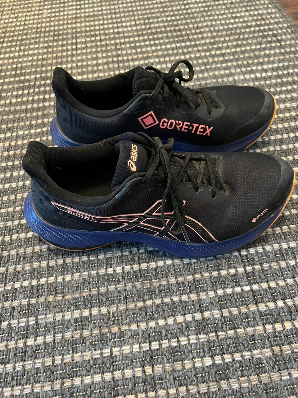 Asics Ortholite Gore-tex lenkkarit