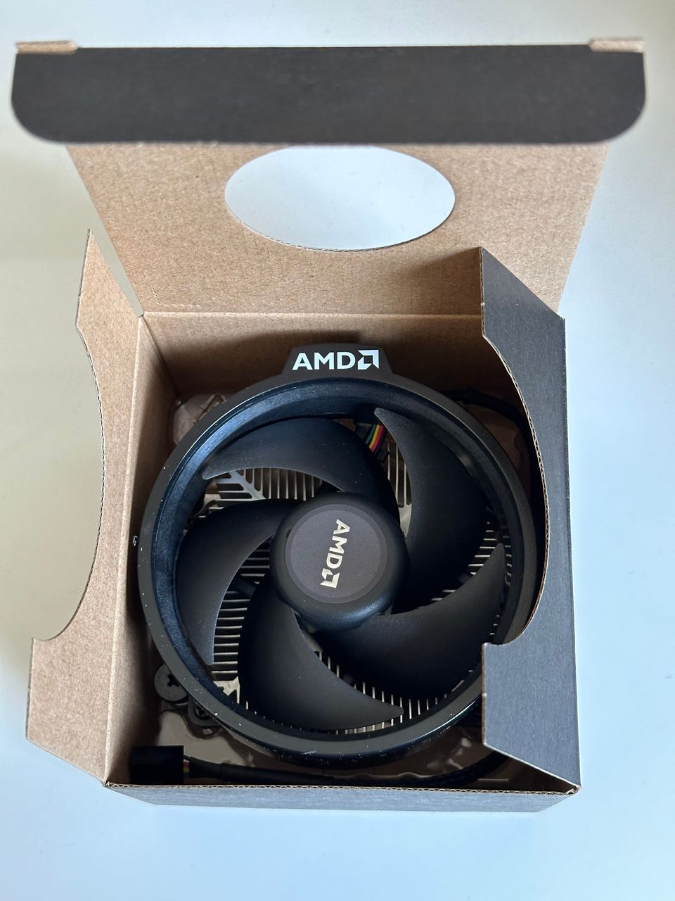 AMD Prosessori jäähdytin
