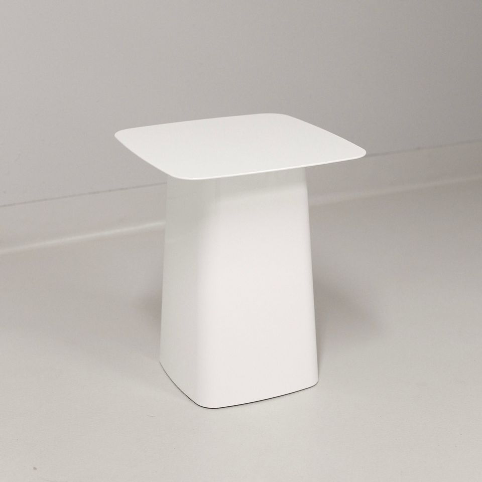 Vitra Metal Side Table S pöytä (sopii ulkokäyttöön)