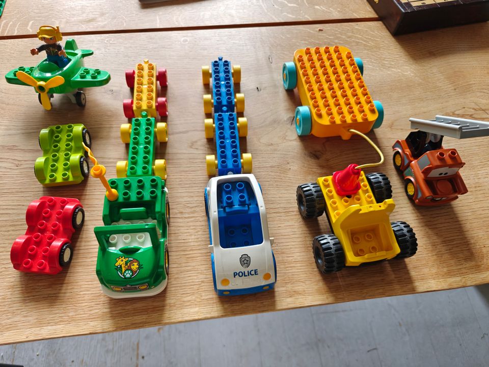 Lego Duplo ajoneuvoja