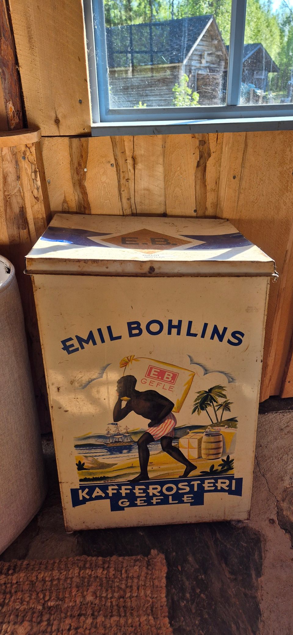 Emil Bohlins antiikkinen kahvipapusäiliö