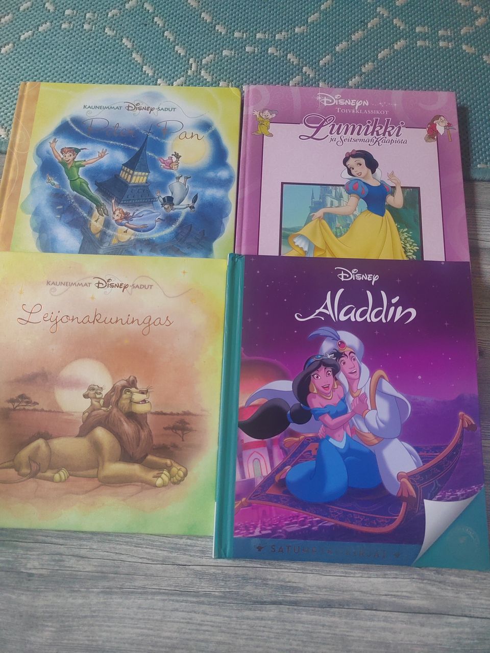 4 x Disney kirjoja