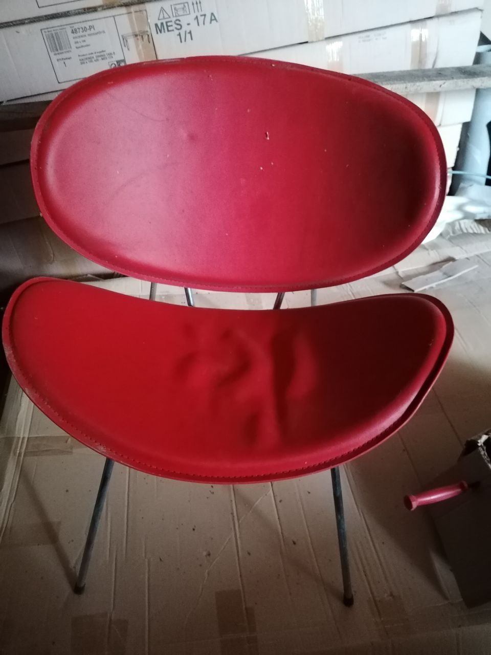 Nojatuoli/tuoli/punainenistuin