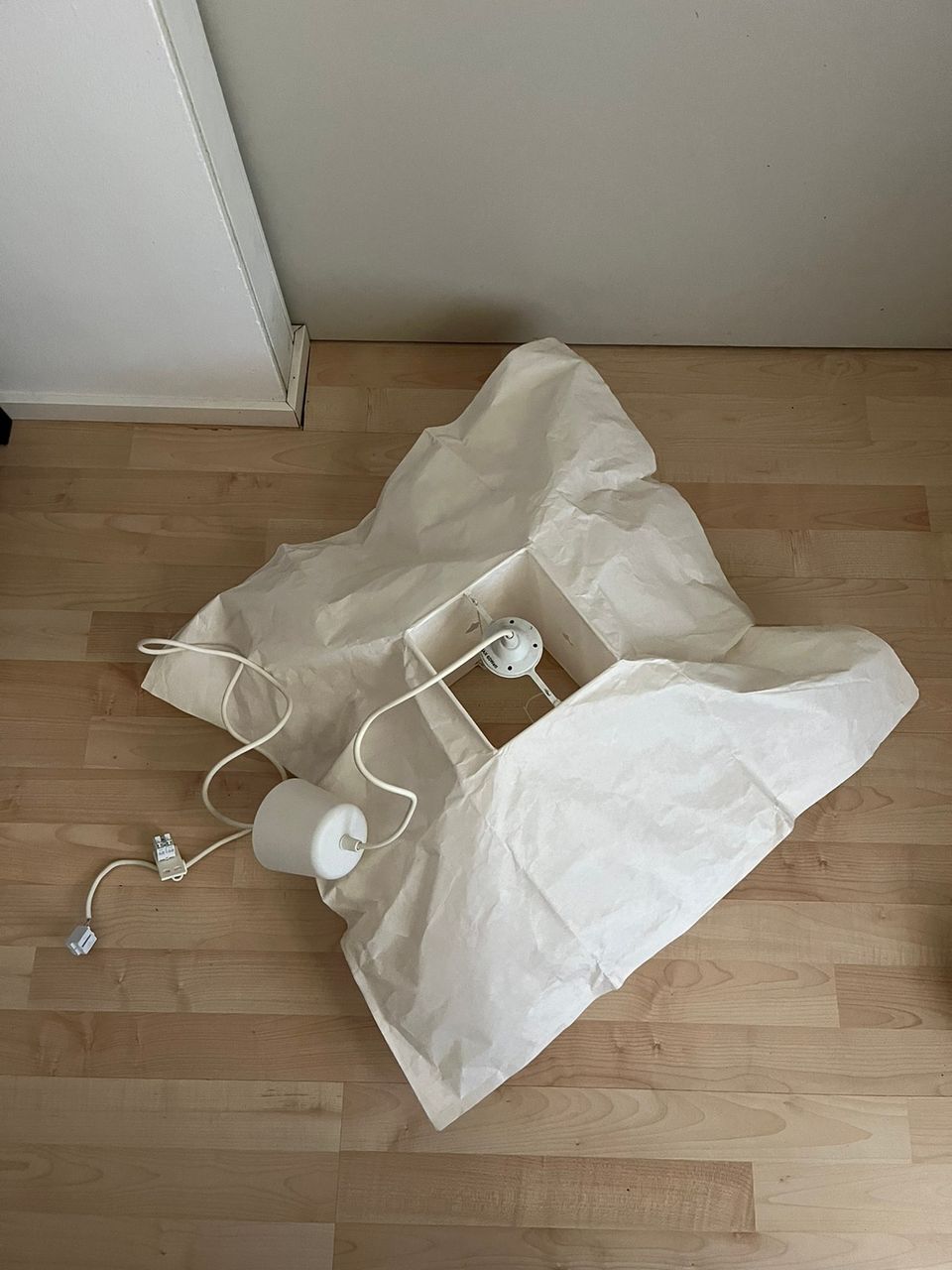 Ikea kattovalaisin paperia