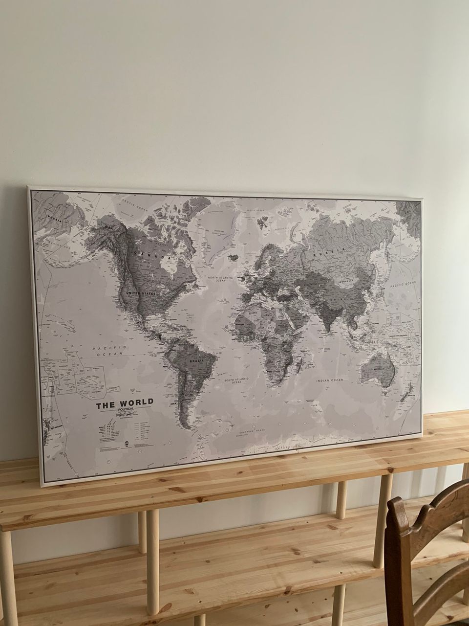 VARATTU Painettu maailmankartta