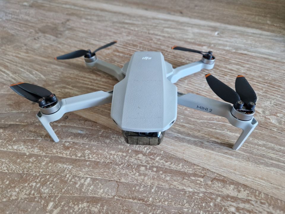 DJI Mavic Mini 2 drone + kotelo