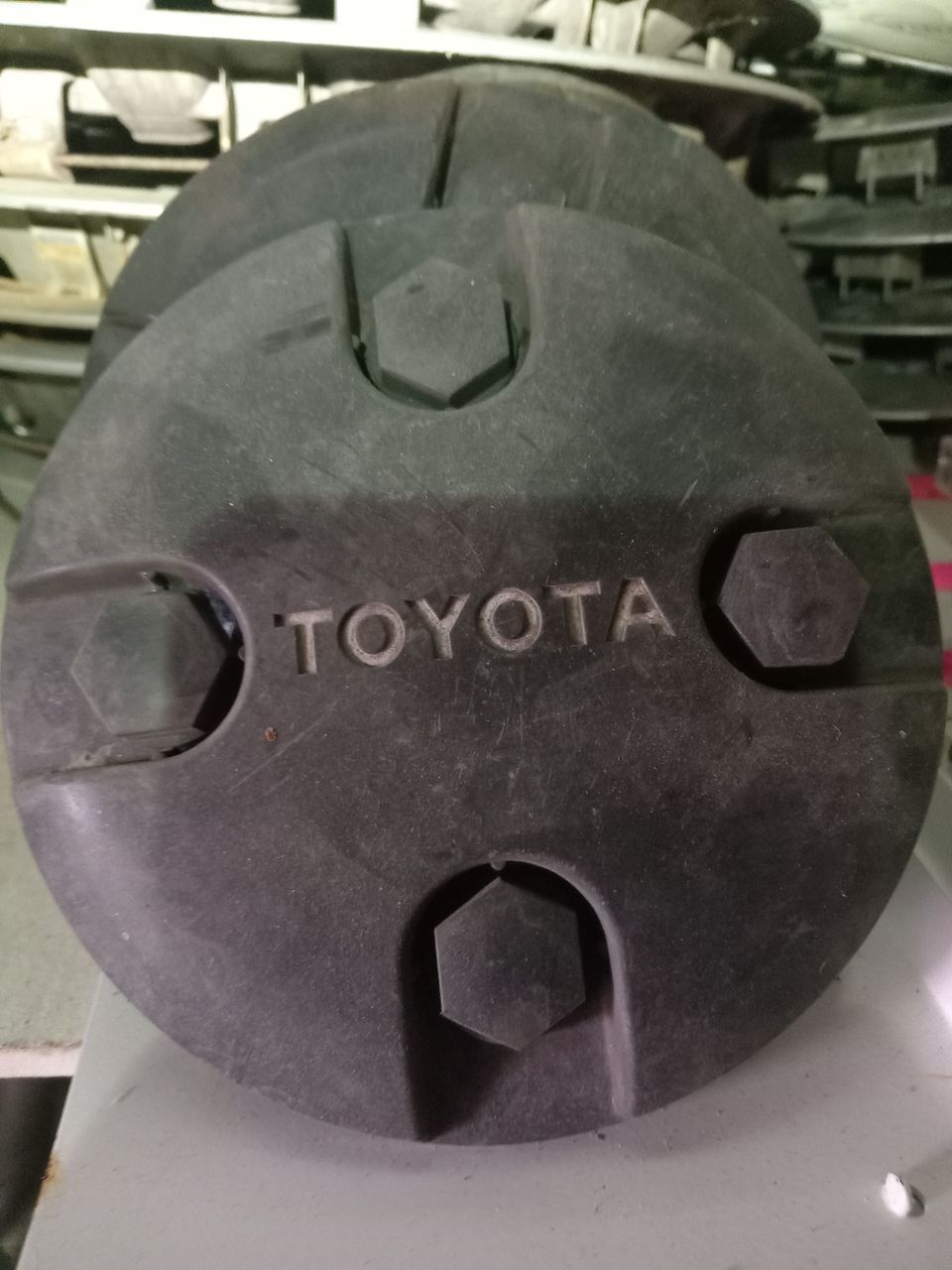 Toyota Corolla Peltivanteiden keskiöt