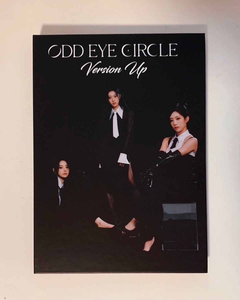 Odd Eye Circle Version Up albumi