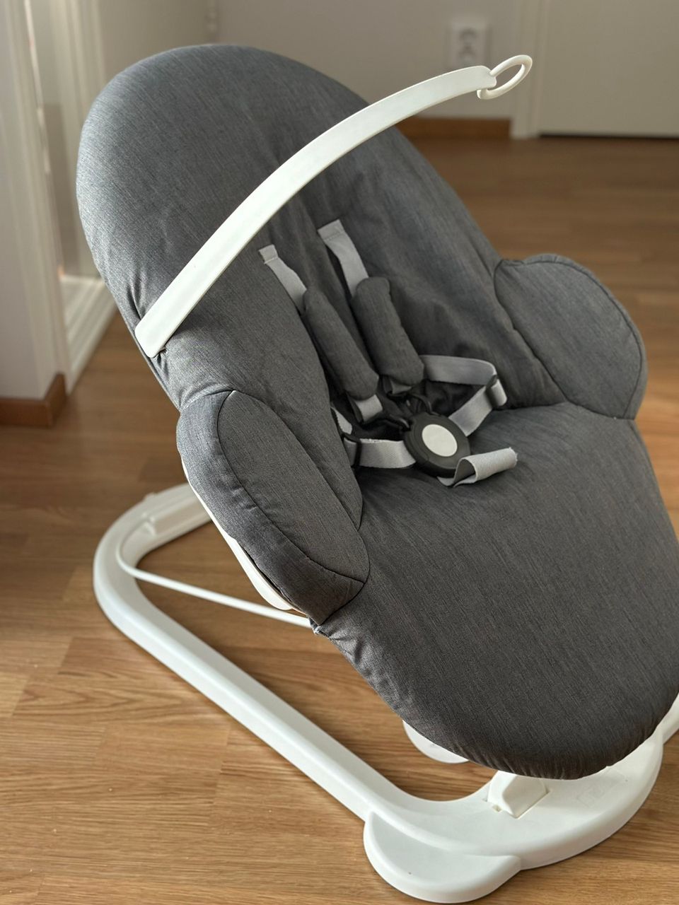 Stokke steps bouncer (sitteri syöttötuoliin)