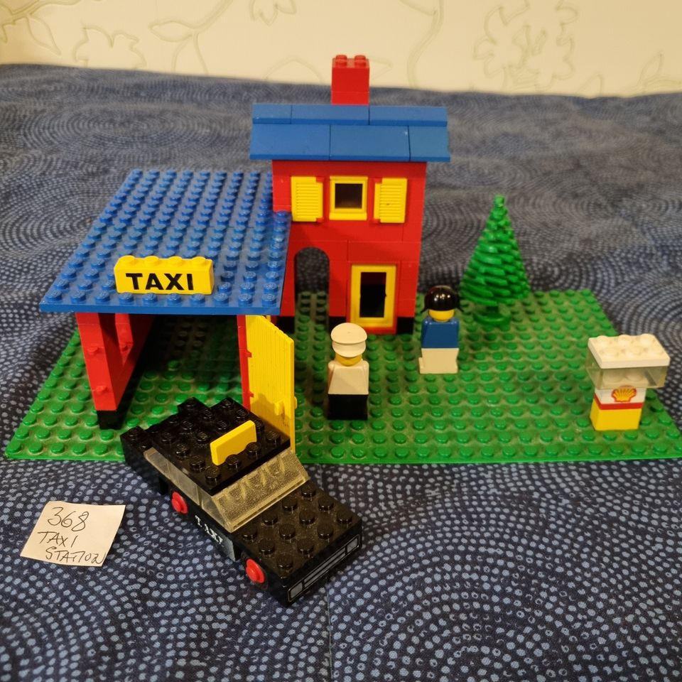 Lego 368 Taxi Station