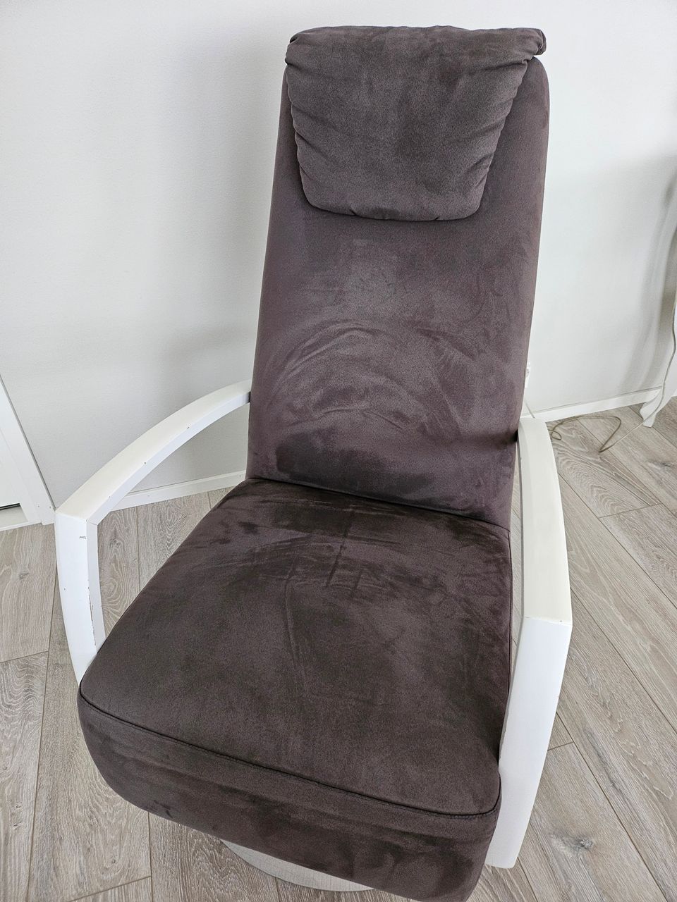 Iskun Flex nojatuoli (saatavilla 2 tuolia)