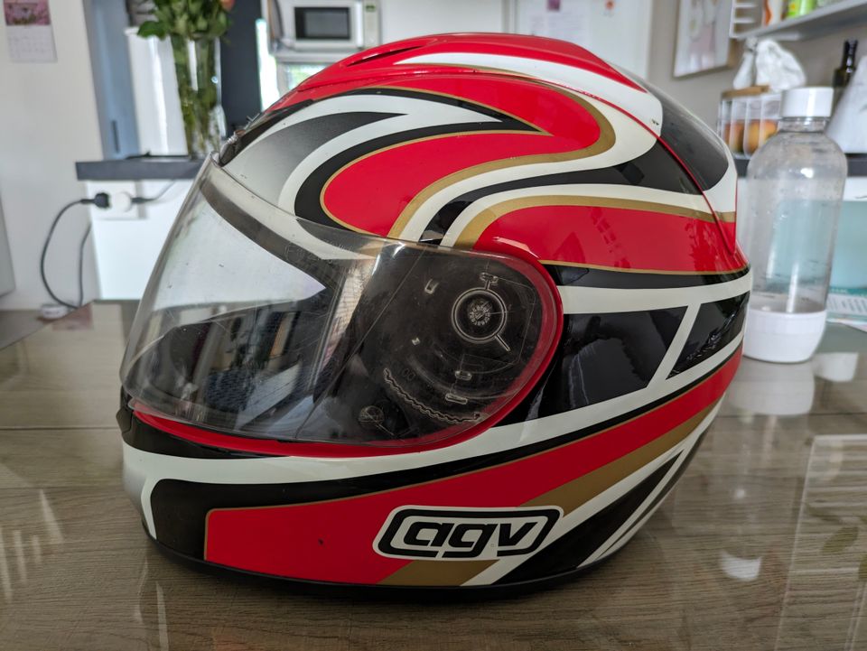 Agv kypärä 54cm