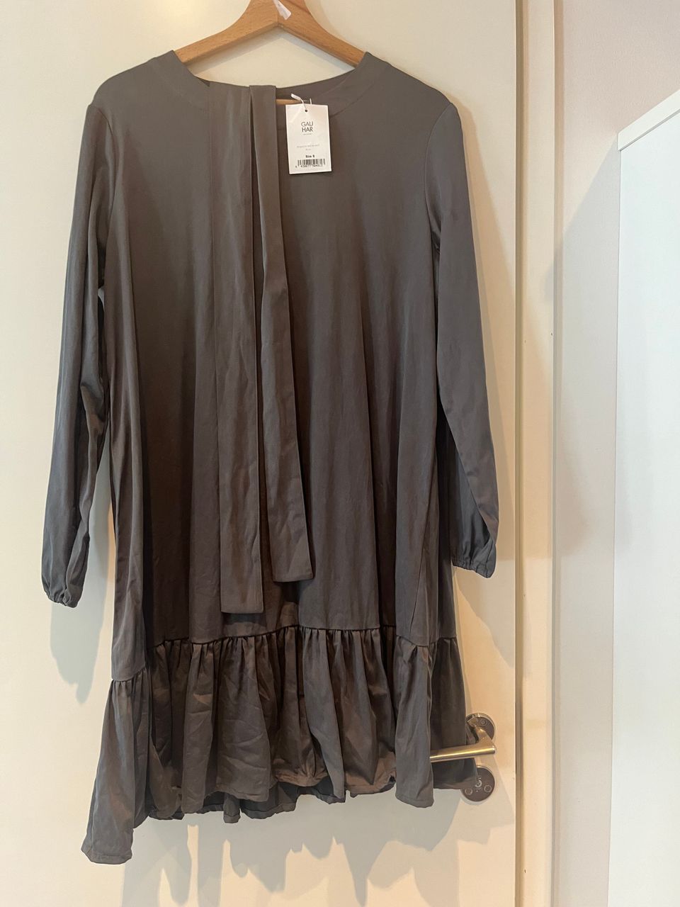 Gauhar Frill dress, käyttämätön koko S