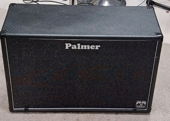 Kitarakaiutin Palmer 212 & 2 kpl Eminence Legend 75w elementit