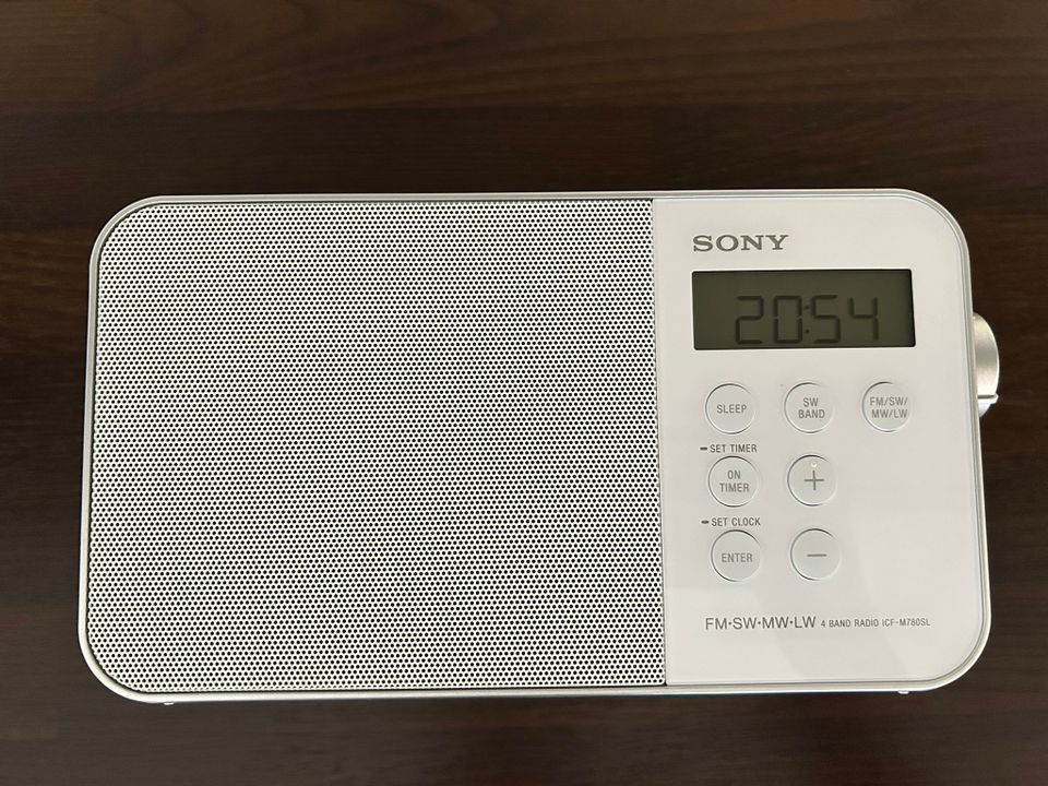 Sony ICF-M789SL kannettava digitaalinen kelloradio