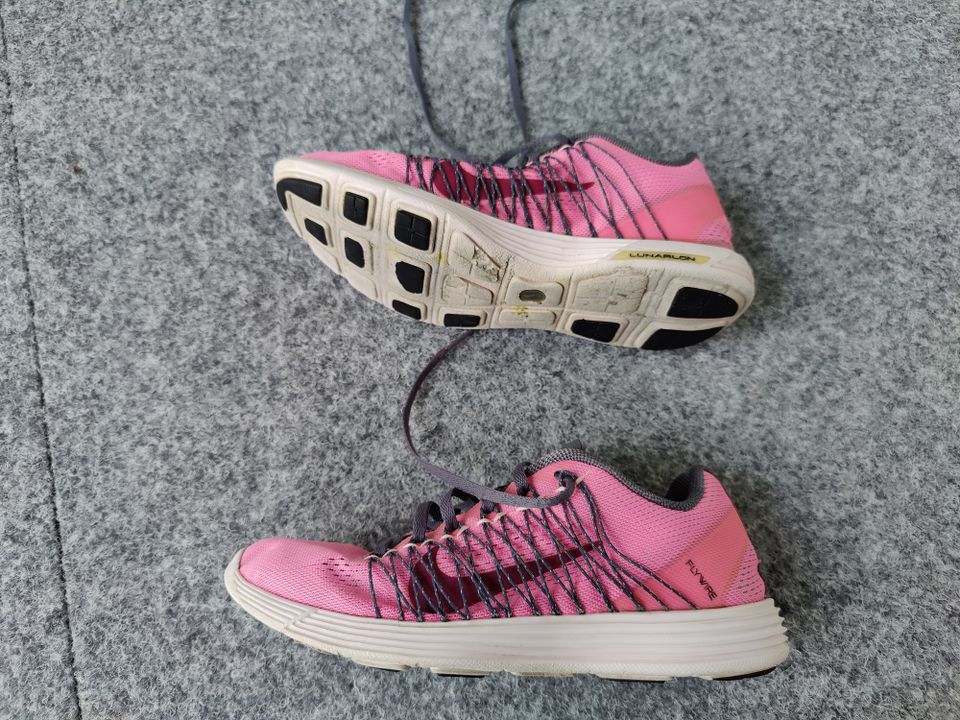 Nike Lunaracer 3 vaaleanpunaiset tennarit koko 40