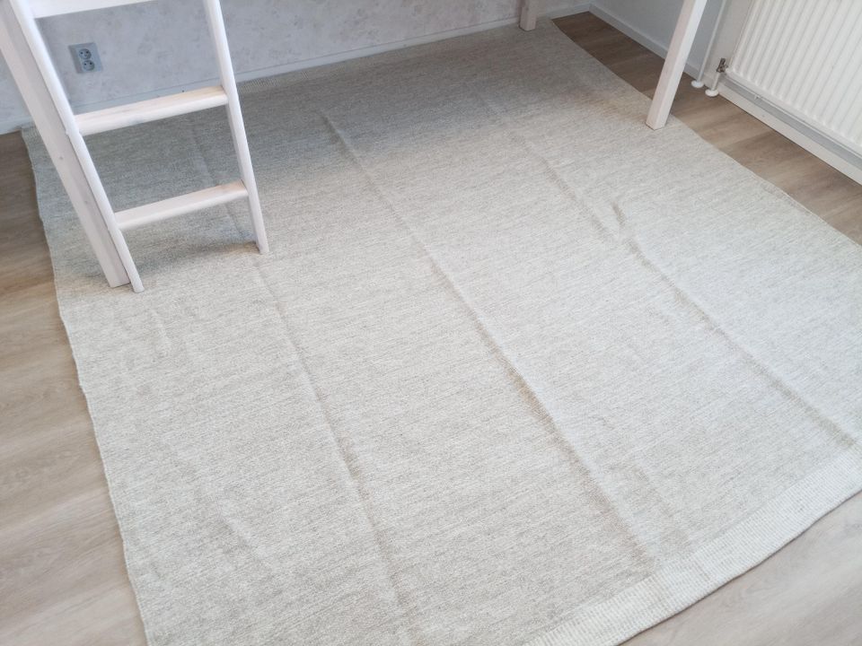 Beige Serafina matto 100% villaa