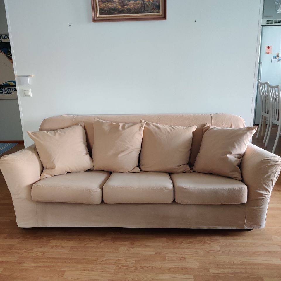 3-istuttava sohva, Ikea Tomelilla