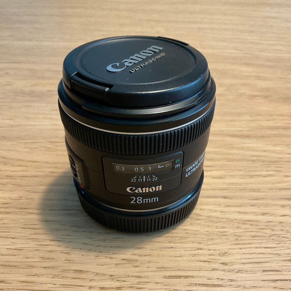 Canon EF 28mm 2.8