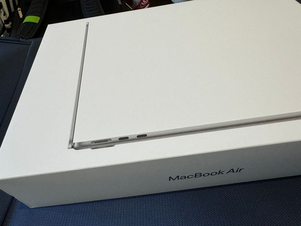 Apple MacBook Air M3 13.3" 8Gb 256Gb