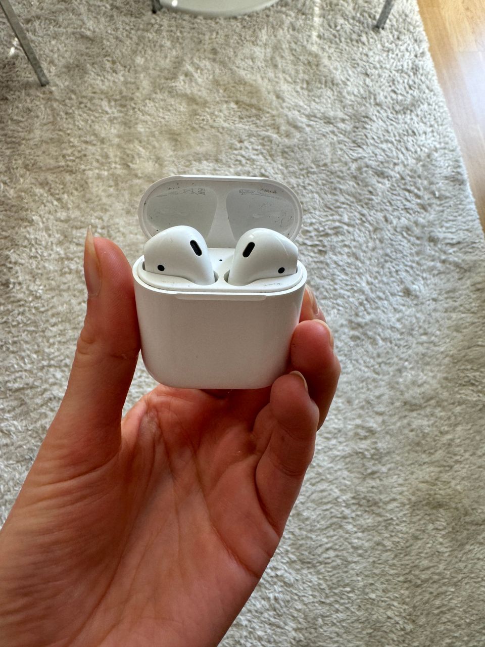 AirPods, Gen 1 kuulokkeet