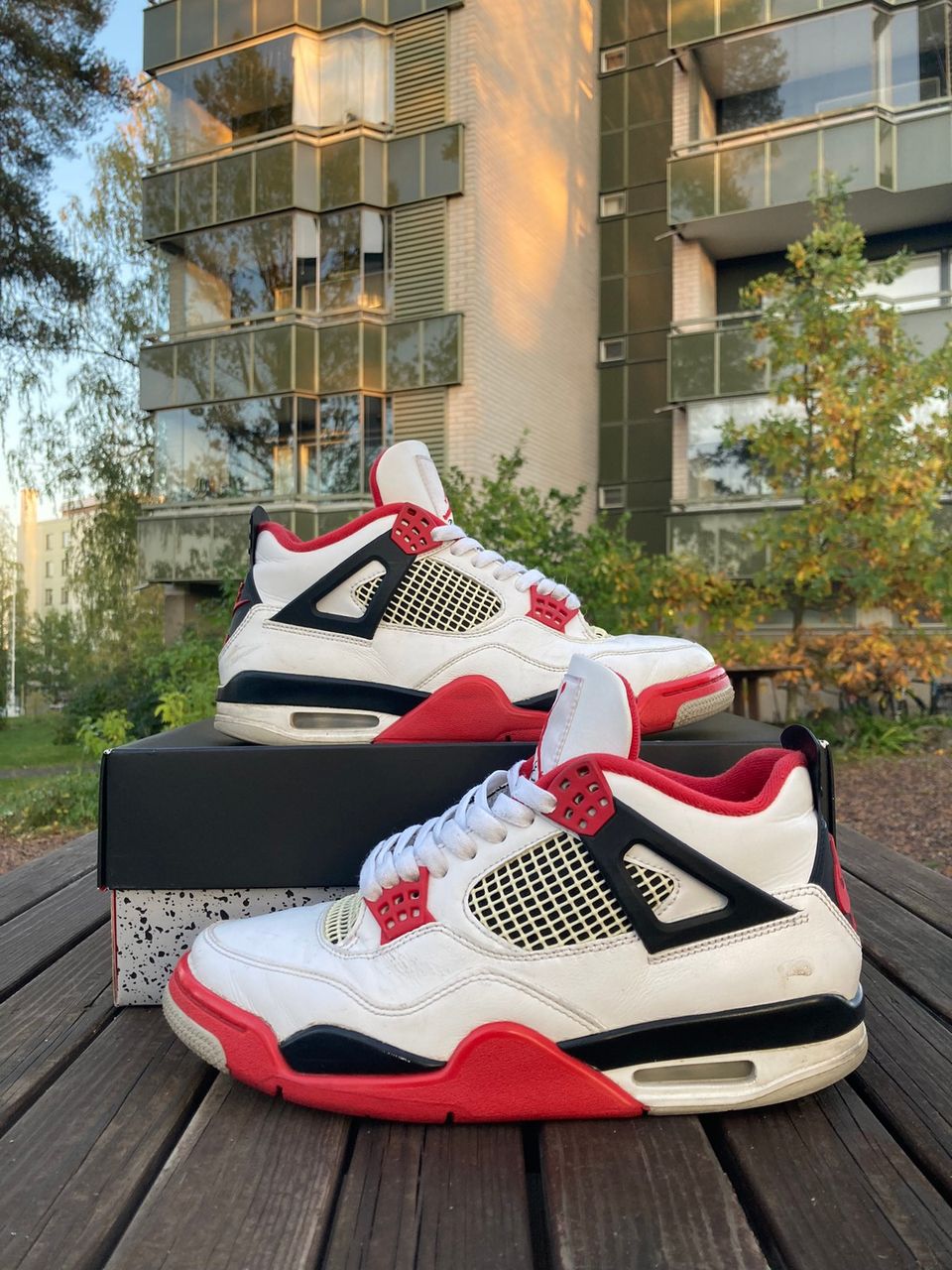 Jordan 4 Fire Red