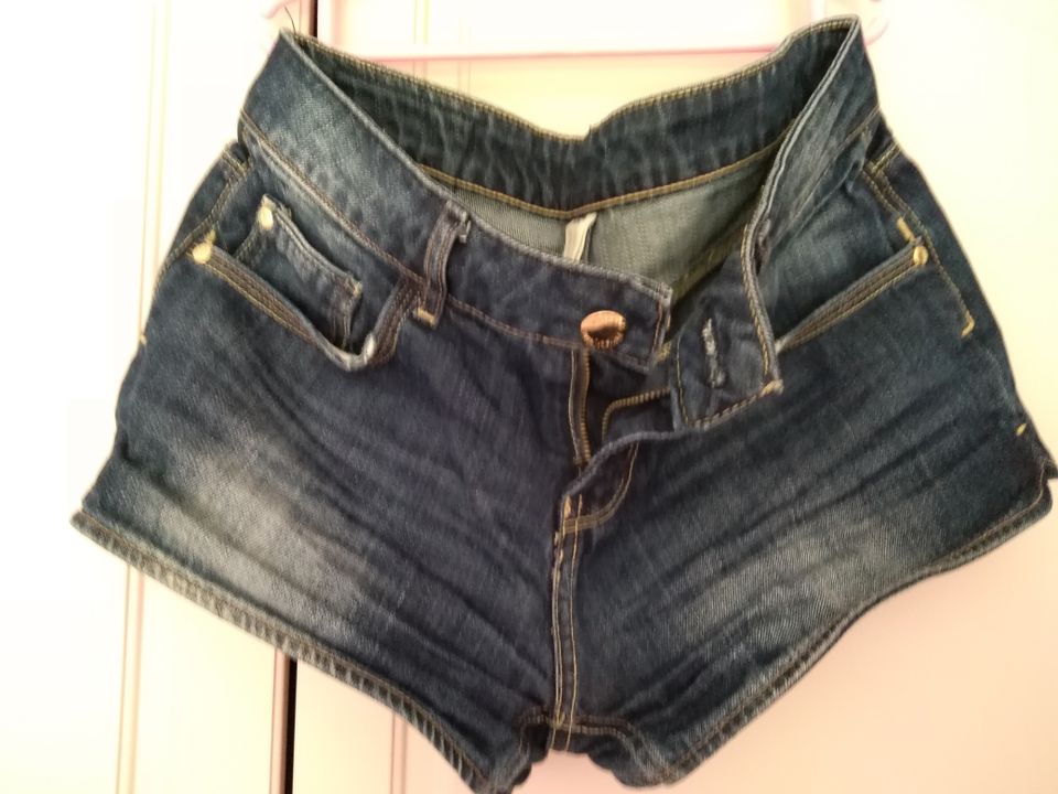 Gina Tricot perfect jeans shortsit
