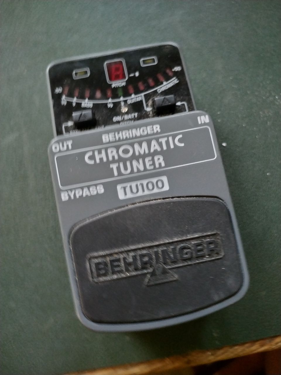 Behringer TU 100 tuner