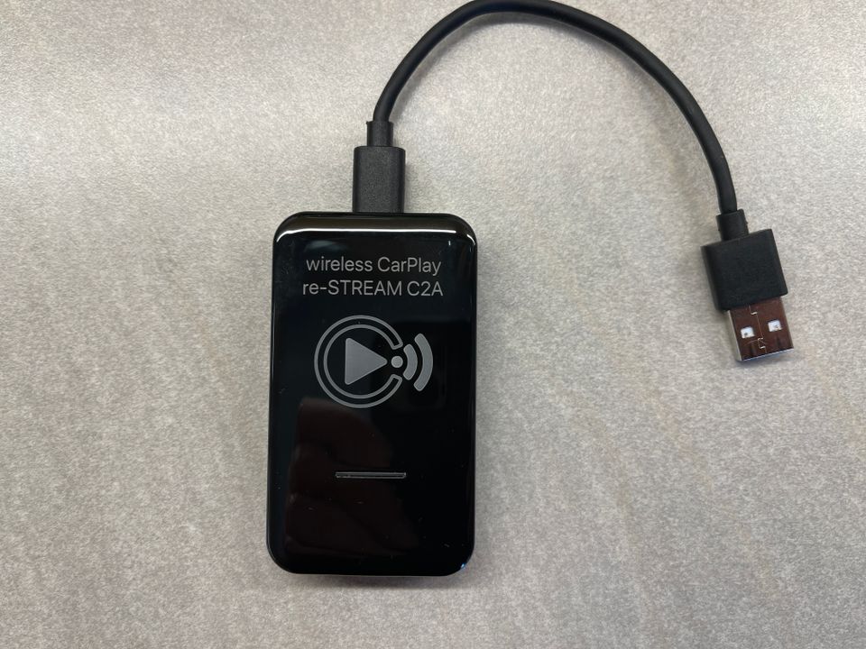 Langaton CarPlay adapteri re-STREAM C2A autoon