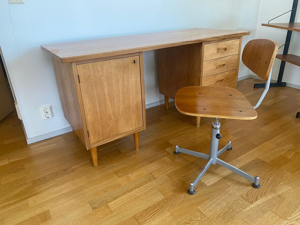 60-luvun kirjoituspöytä + tuoli(pyörivä).