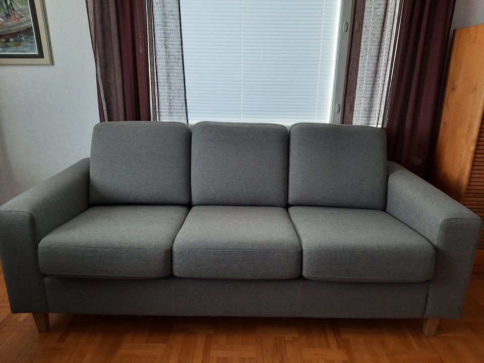 Kotimainen 3-istuttava sohva