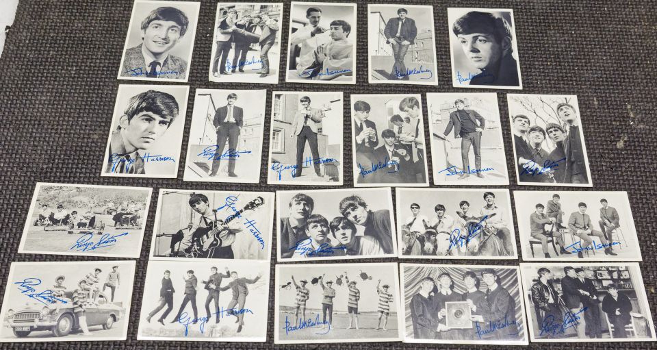 21 kpl Jenkki Beatles purkkakuvia/keräilykortteja