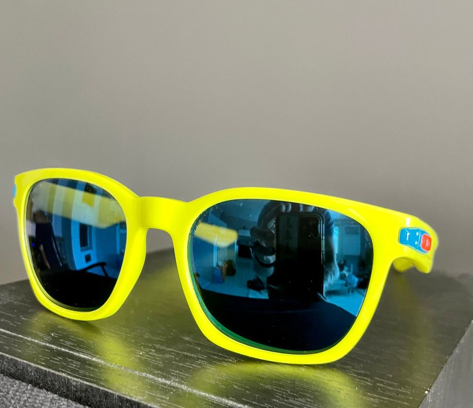 Oakley Garage Rock