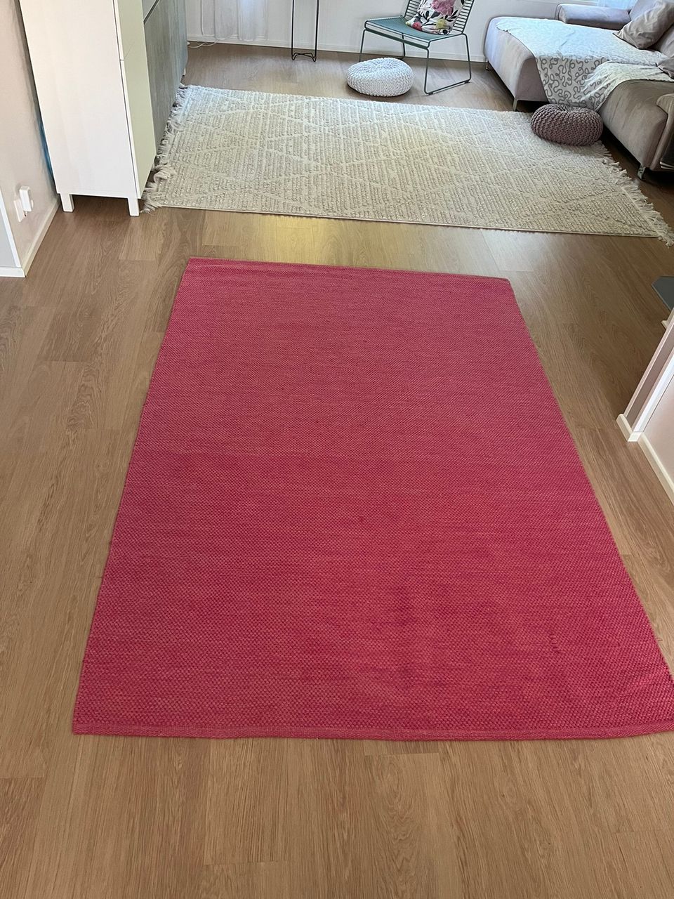 Vaaleanpunainen iso matto