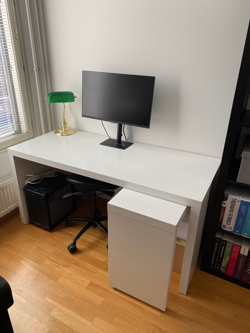 Ikea MALM-sarjan työpöytä