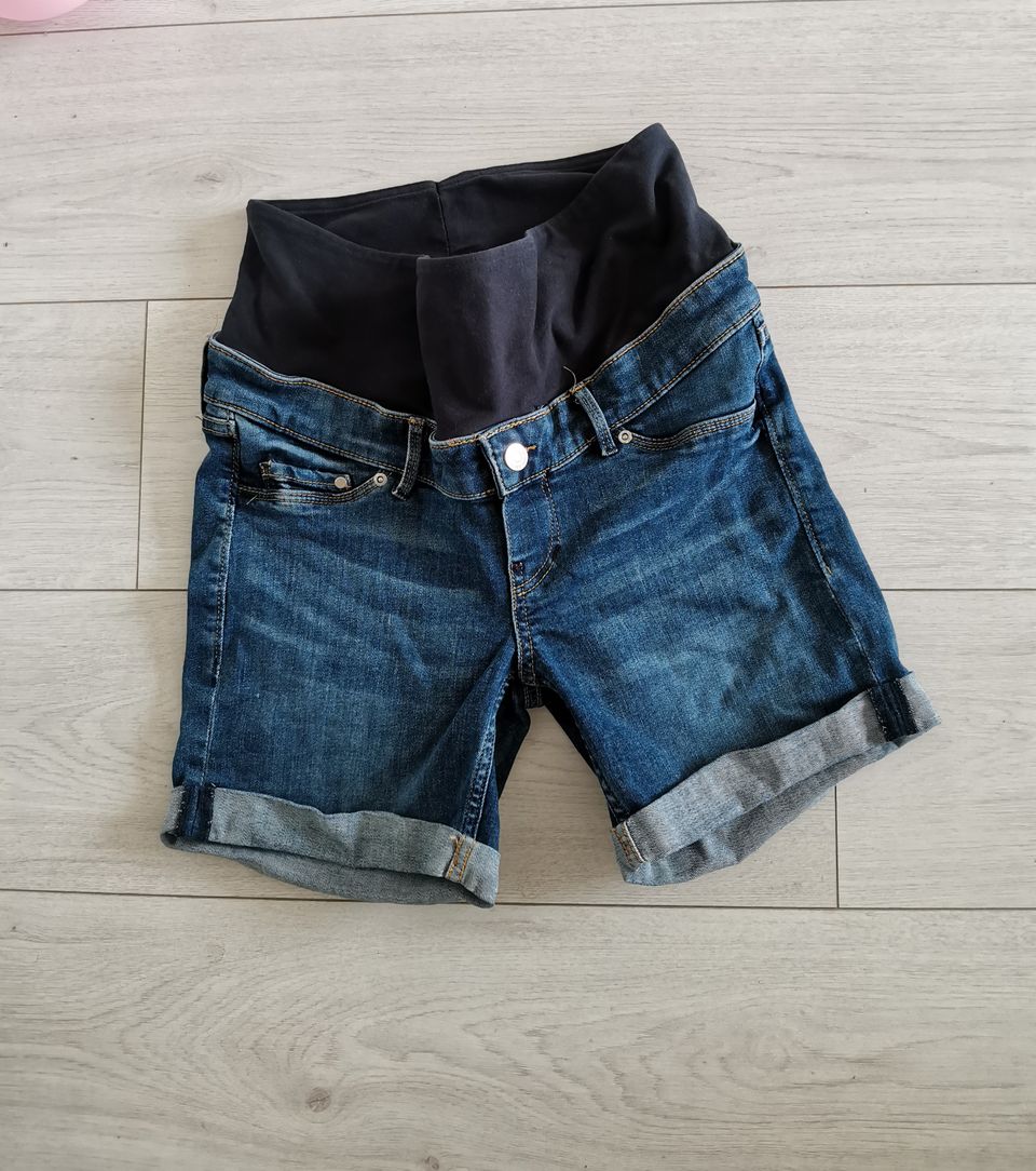 Äitiysshortsit koko 36 / S